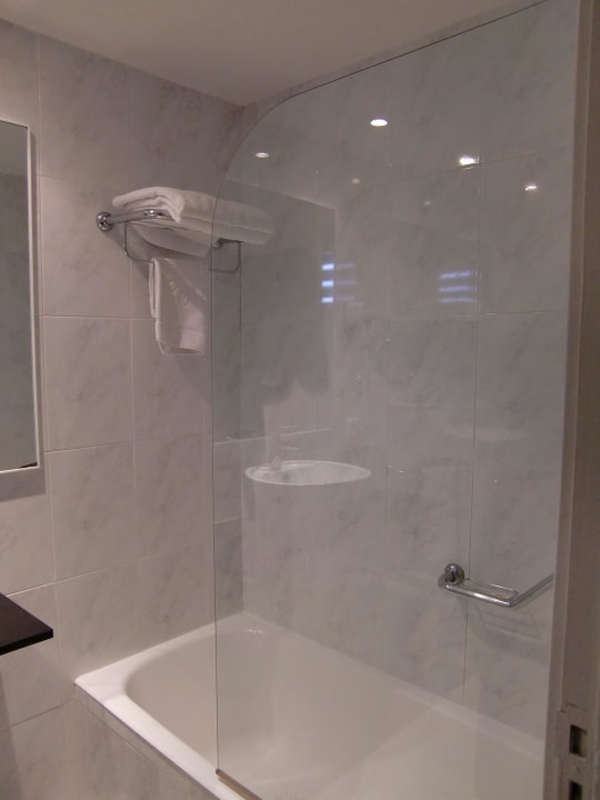 Wanne mit Duschabtrennung Bahía de Alcúdia Hotel & Spa