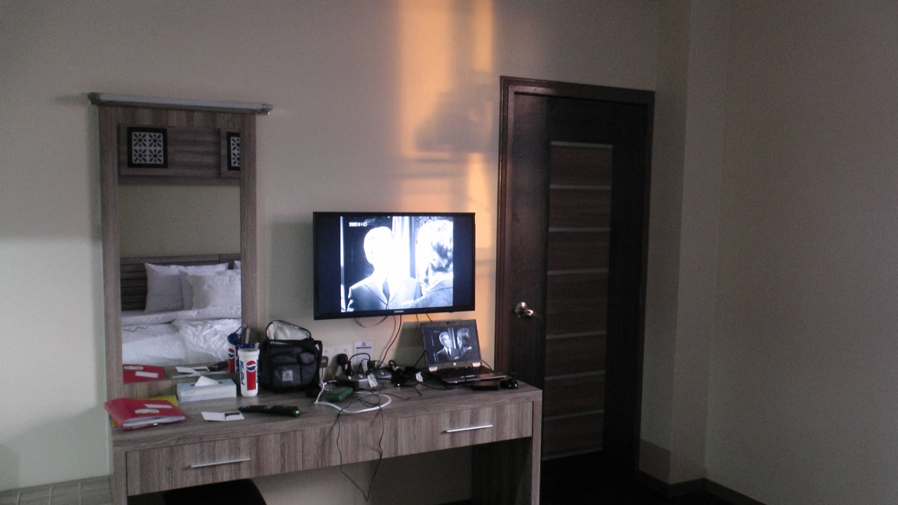 Schreibtisch und TV HIG  Hotel