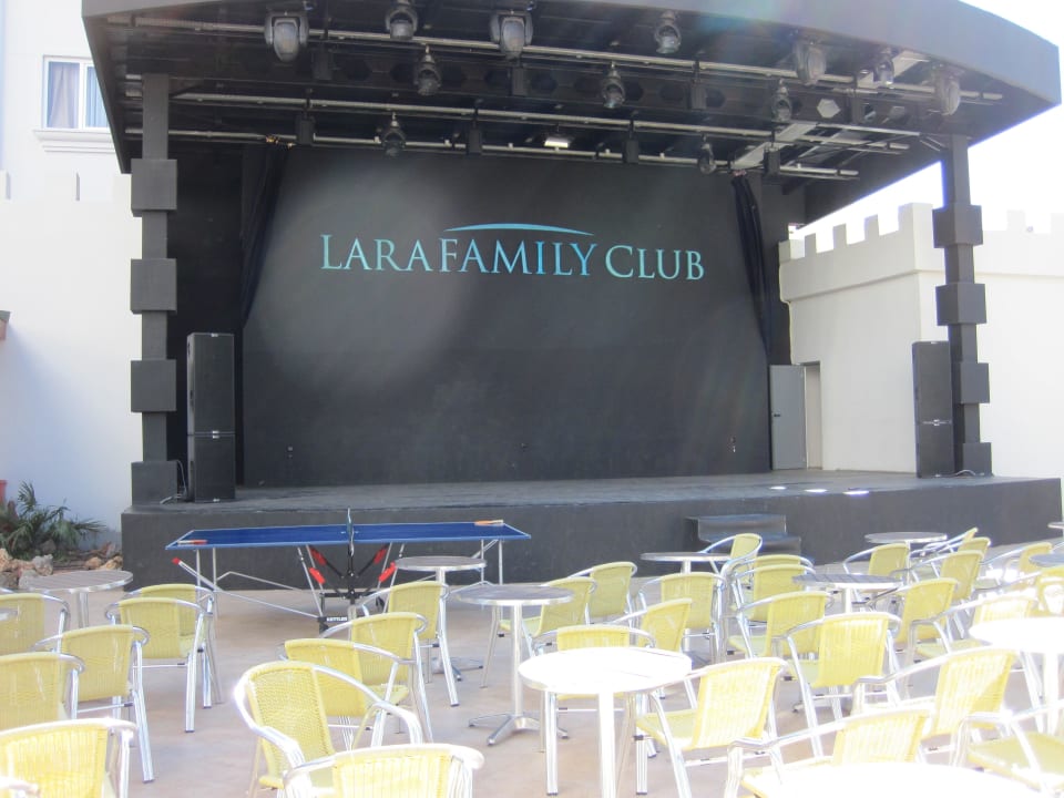 Die Bühne Wyndham Garden Lara