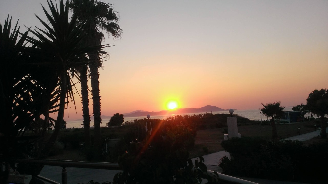 Sonnenuntergang Costa Angela Seaside Resort