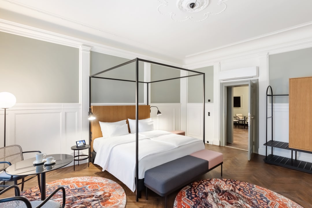 Zimmer Hotel Astoria Vienna, Curio Collection by Hilton