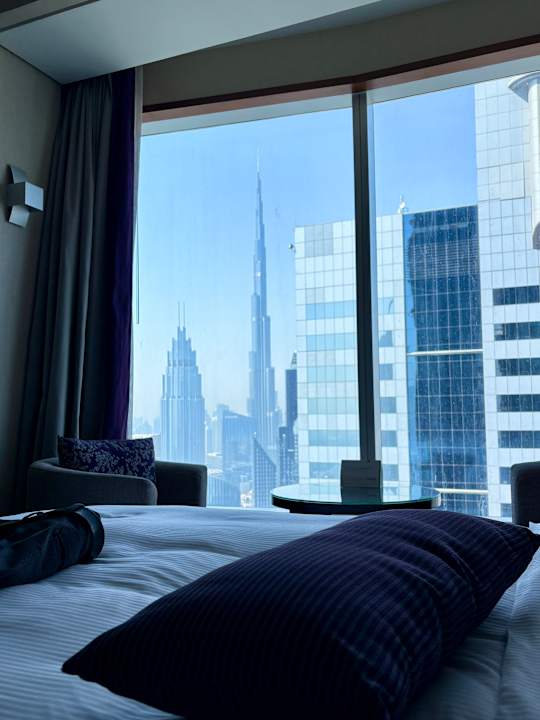 Zimmer Rose Rayhaan by Rotana