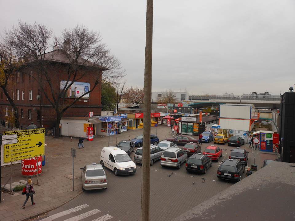 Zimmer 103 - Blick zum Bahnhof Station Aparthotel