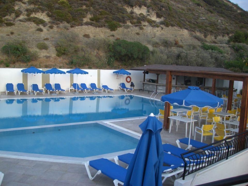 Poolanlage mit Poolbar Hotel Sirene Beach