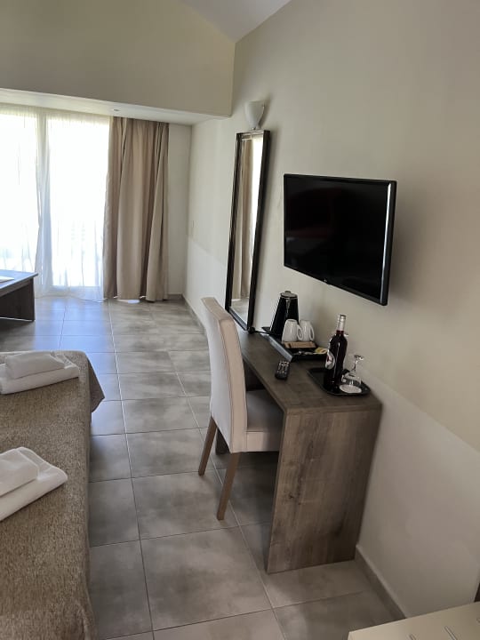 Zimmer Olympian Bay Grand Resort