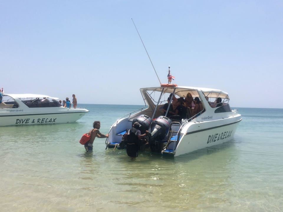 Speedboote der Tauchschule Hotel Lanta Castaway Resort