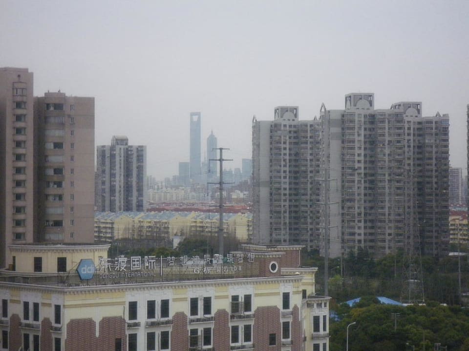 Blick in die Ferne - JinMao und World Financial  RAMADA Plaza Pu Dong South Shanghai Hotel