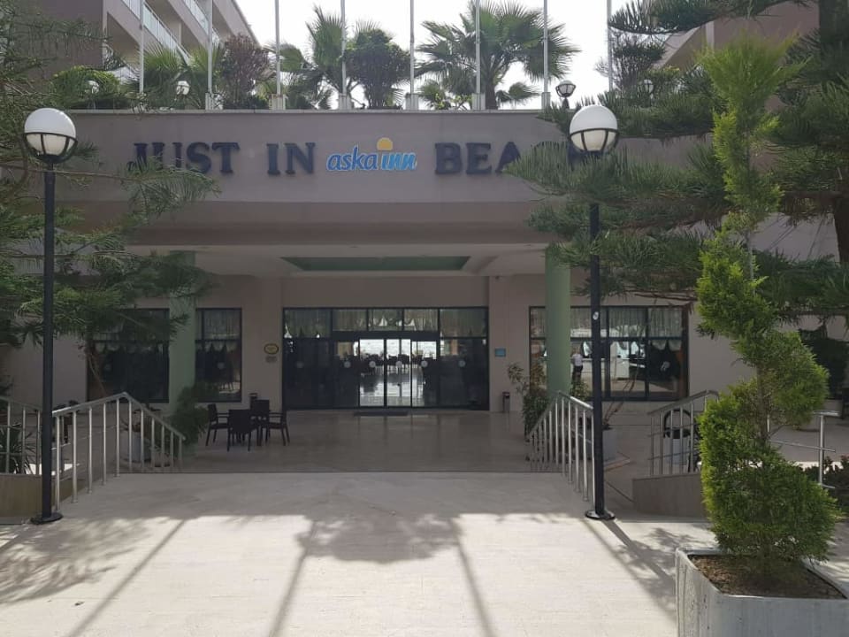 Wejście Aska Hotel Just in Beach