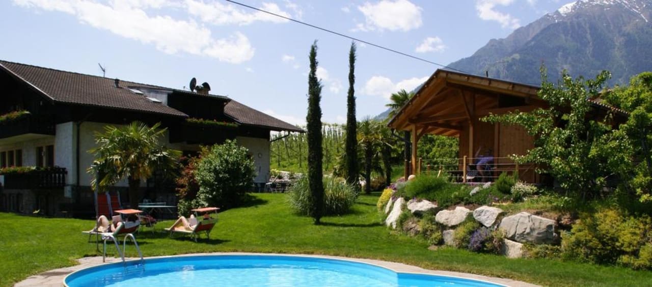 Ab der letzten April-Woche wird unser Pool genutzt Oberangerhof