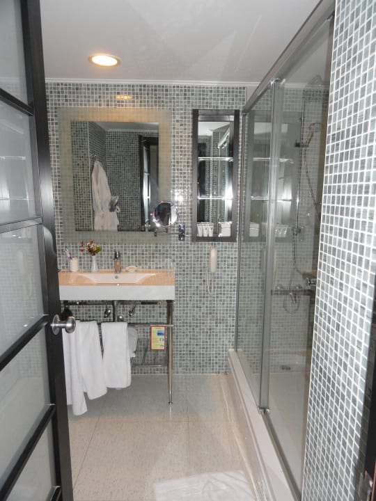 Bad im Komfortzimmer Limak Lara Deluxe Hotel & Resort