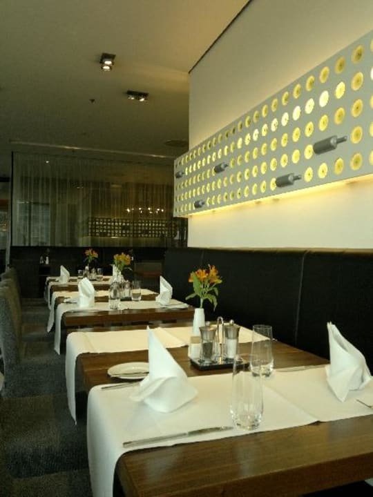 Frühstücksbereich Mövenpick Hotel Stuttgart Airport
