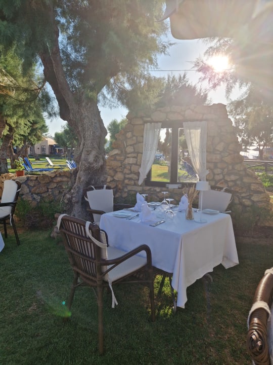 Gastro Anissa Beach & Village