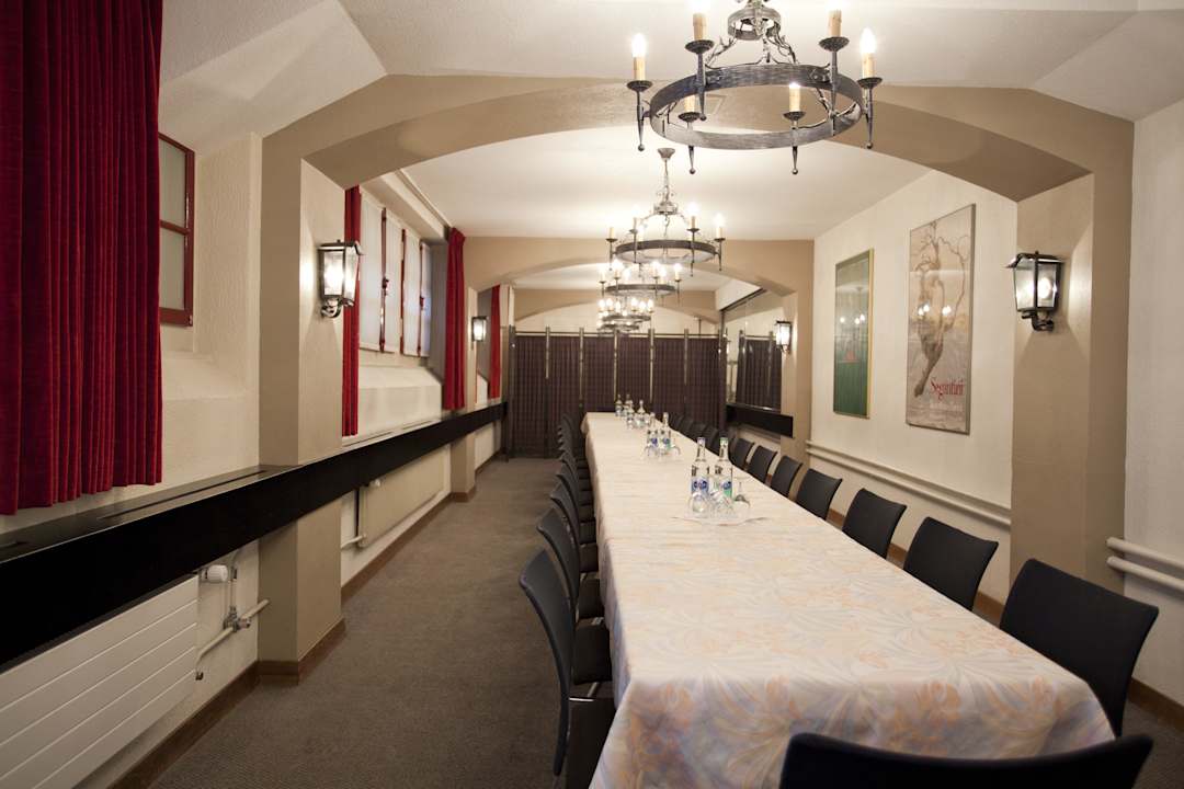 Dorfsäli- Sitzungs- und Bankettraum Hotel Kreuz