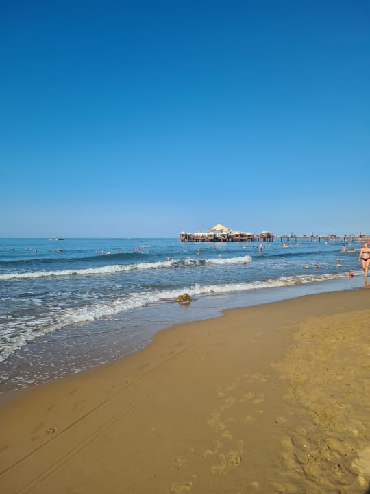 Strand Mary Hotel Side