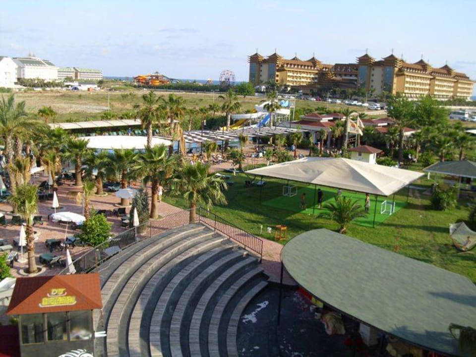 Theater und Pool Hane Family Resort