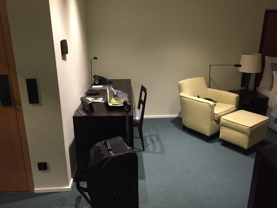 Schreibtisch mit Musikanlage Bose Clipper Boardinghouse Berlin-Gendarmenmarkt