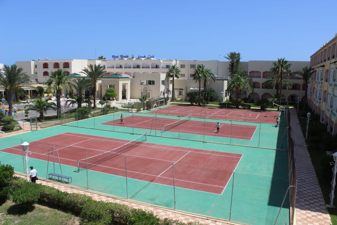 Korty, boisko Houda Golf & Beach Club