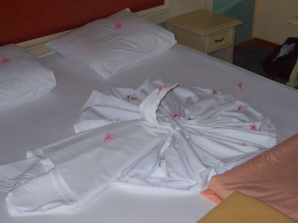 Die Kunst der Putzfrau Club Boran Mare Beach