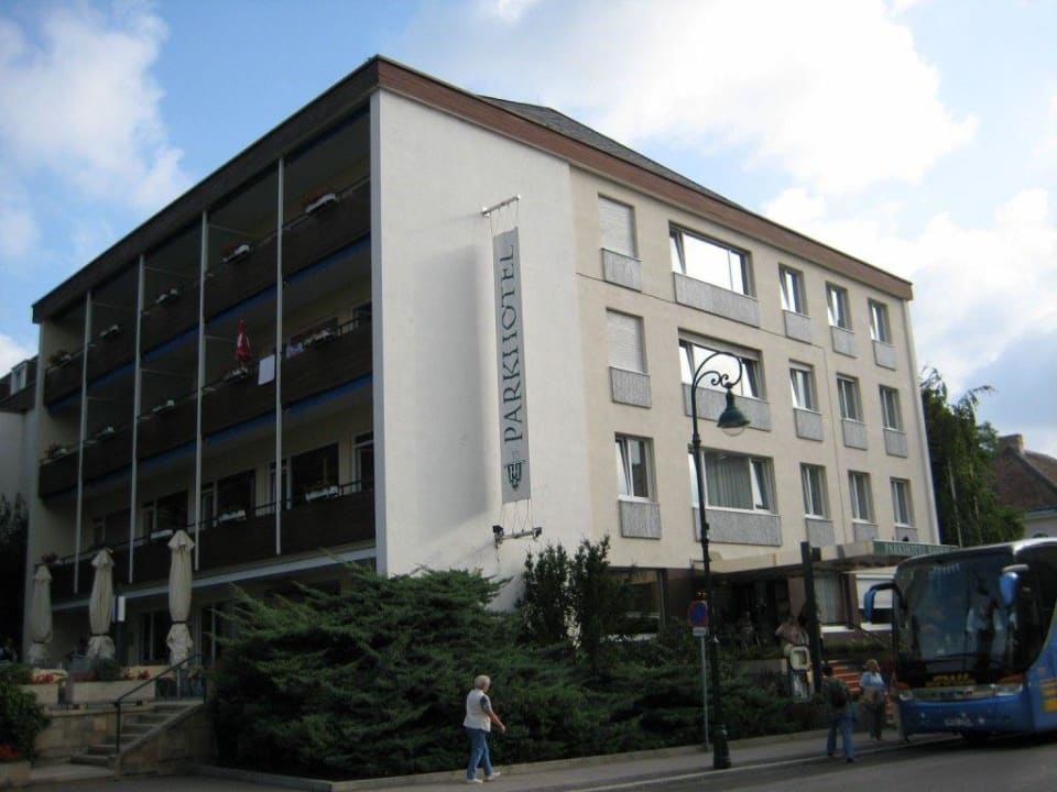 Aussenansicht At the Park Hotel