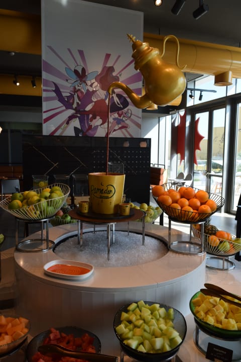 Gastro The WB Abu Dhabi, Curio Collection By Hilton