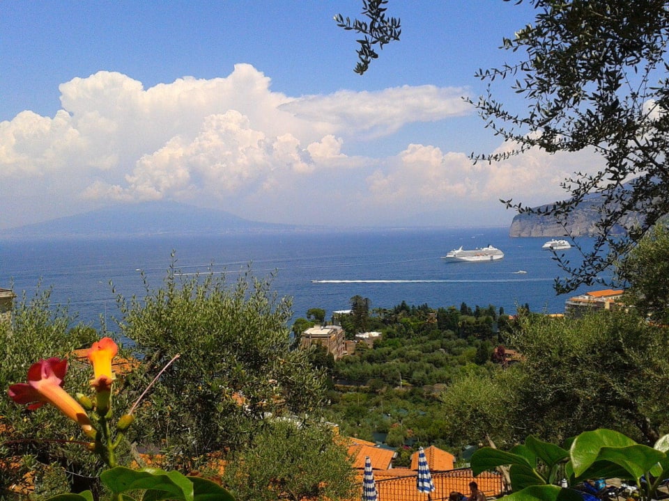 Vesuv - vom Pool aus gesehen Grand Hotel Capodimonte