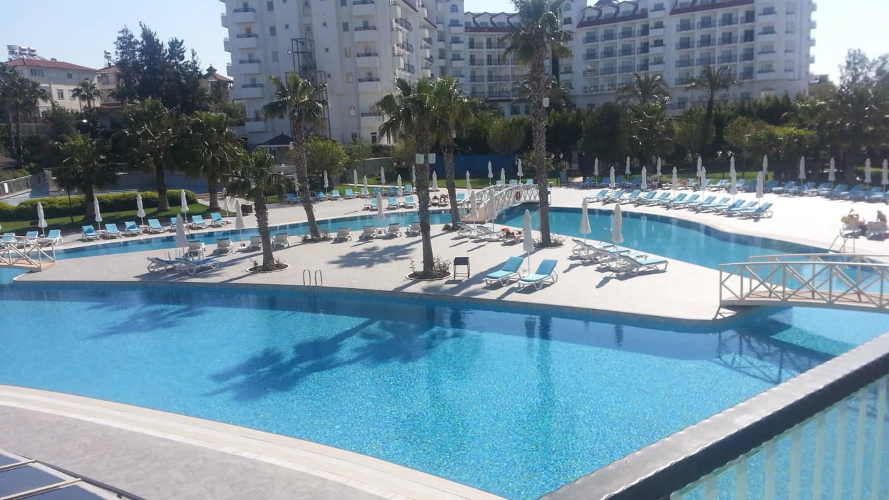 Pool Side Mare Resort & Spa