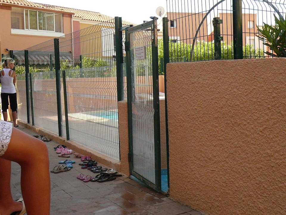 Zugang zum Pool Hotel Les Villageoises/Les Bastides