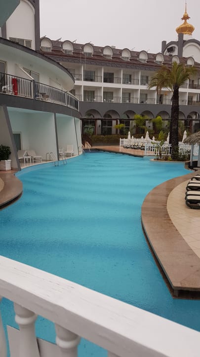 Pool Well Palace Side