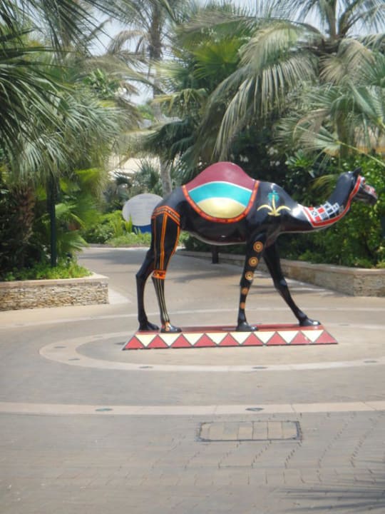 Verbindungsstraße zw. Pool, Restaurants und Meer Jumeirah Beach Hotel