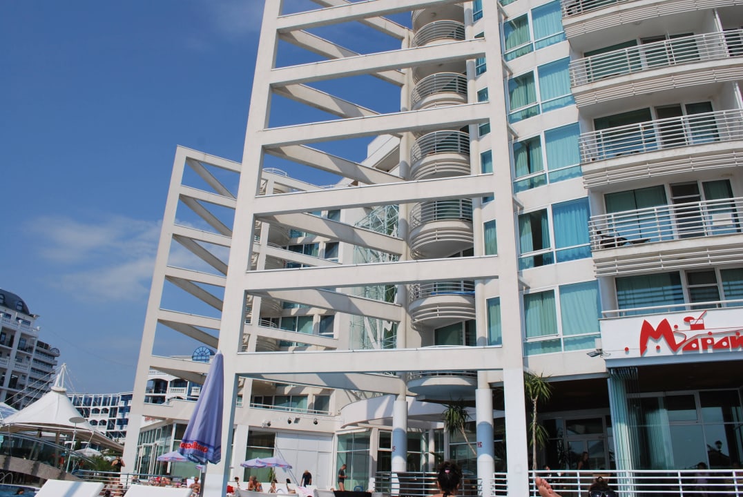 Vom Pool aus gesehen Effect Grand Victoria Hotel