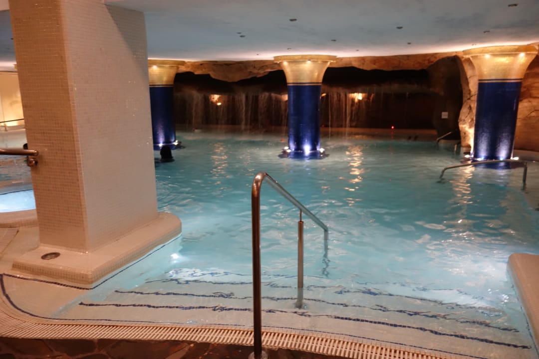 Pool Bull Eugenia Victoria & Spa