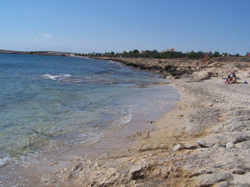 Strand direkt beim Hotel Nelia Sea Breeze