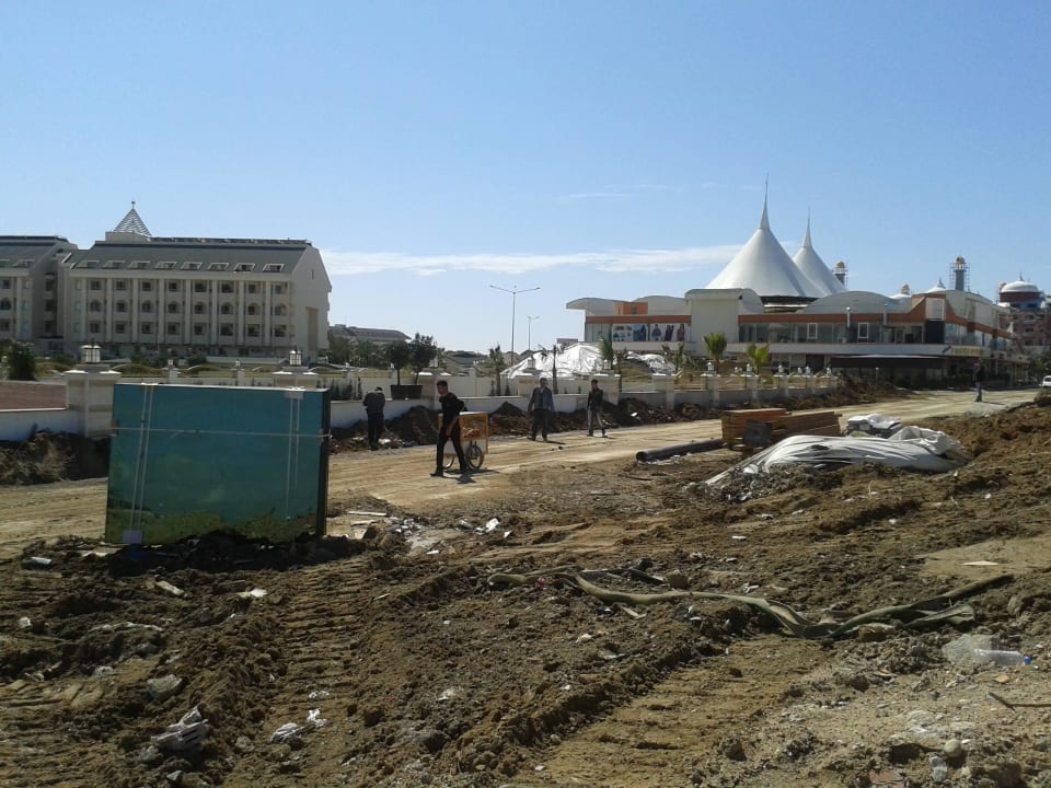 Blick zum Stone Center Well Palace Side