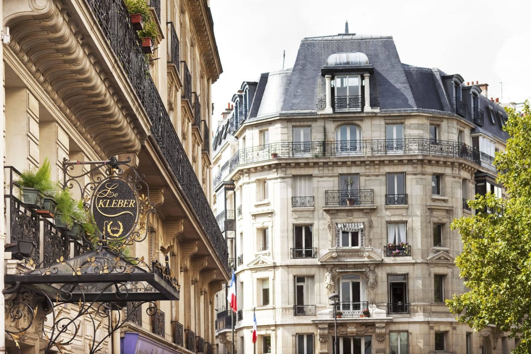 Facade detail Hotel Kleber Champs Elysees Tour Eiffel Paris