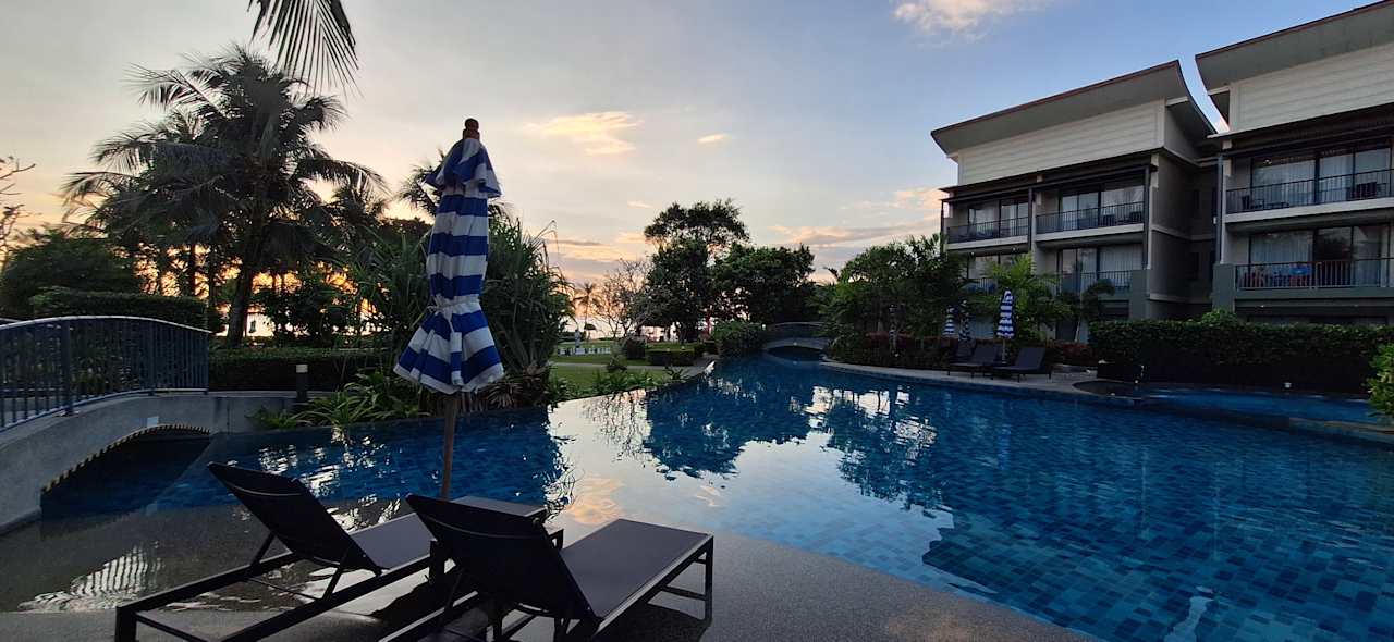 Pool Le Méridien Khao Lak Resort & Spa