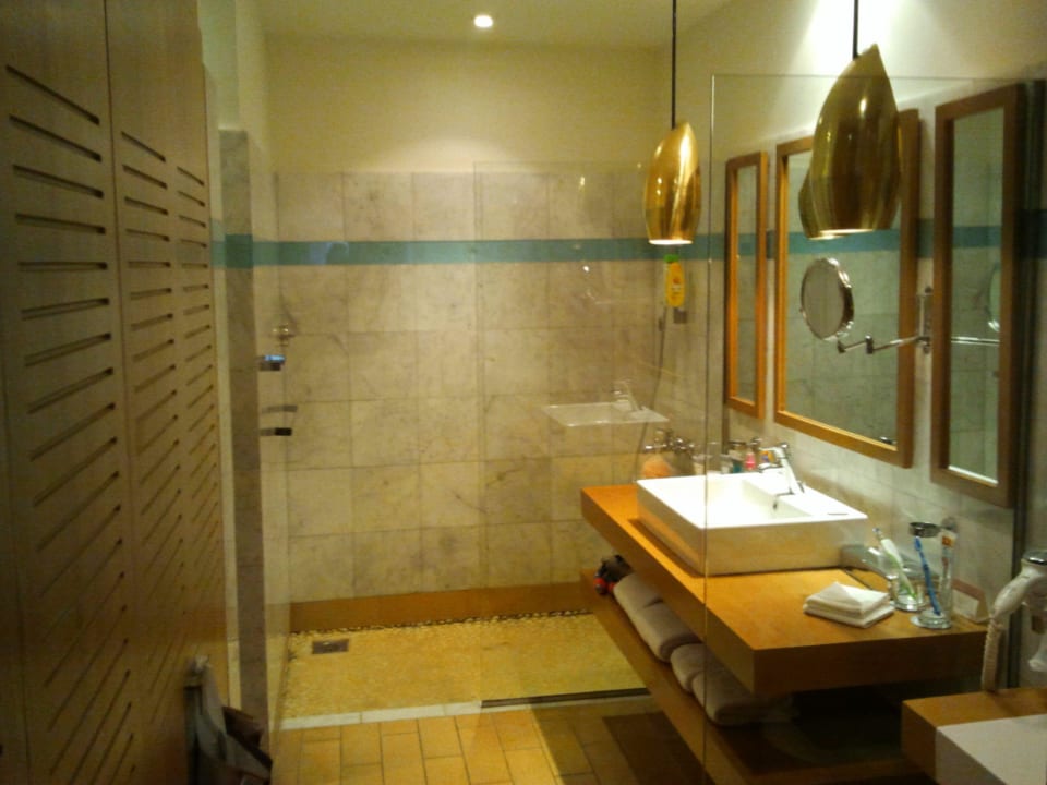 Bad mit begehbare Dusche Mövenpick Resort & Spa El Gouna