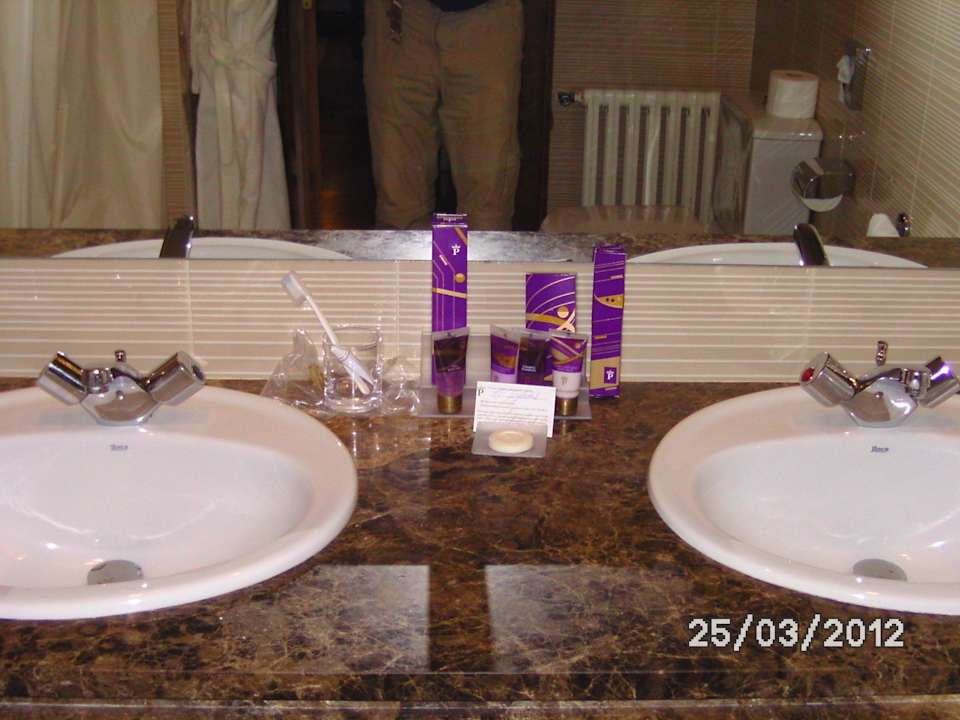 Bad Parador de Santiago - Hostal Reis Catolicos