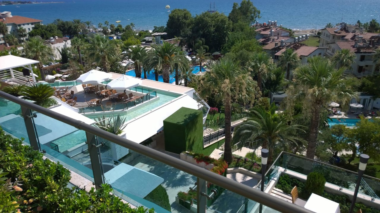 17 Side Star Elegance