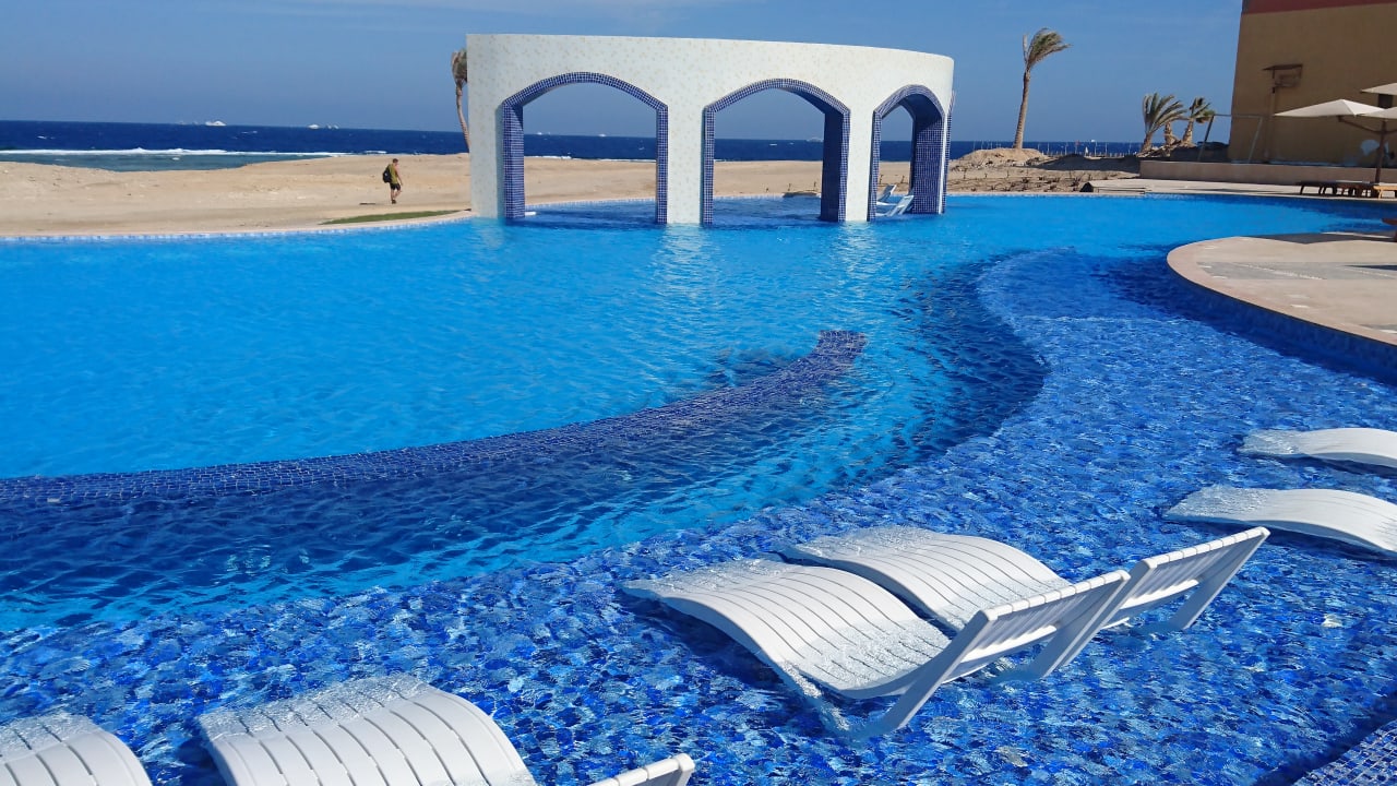 Pool Malikia Resort Abu Dabbab