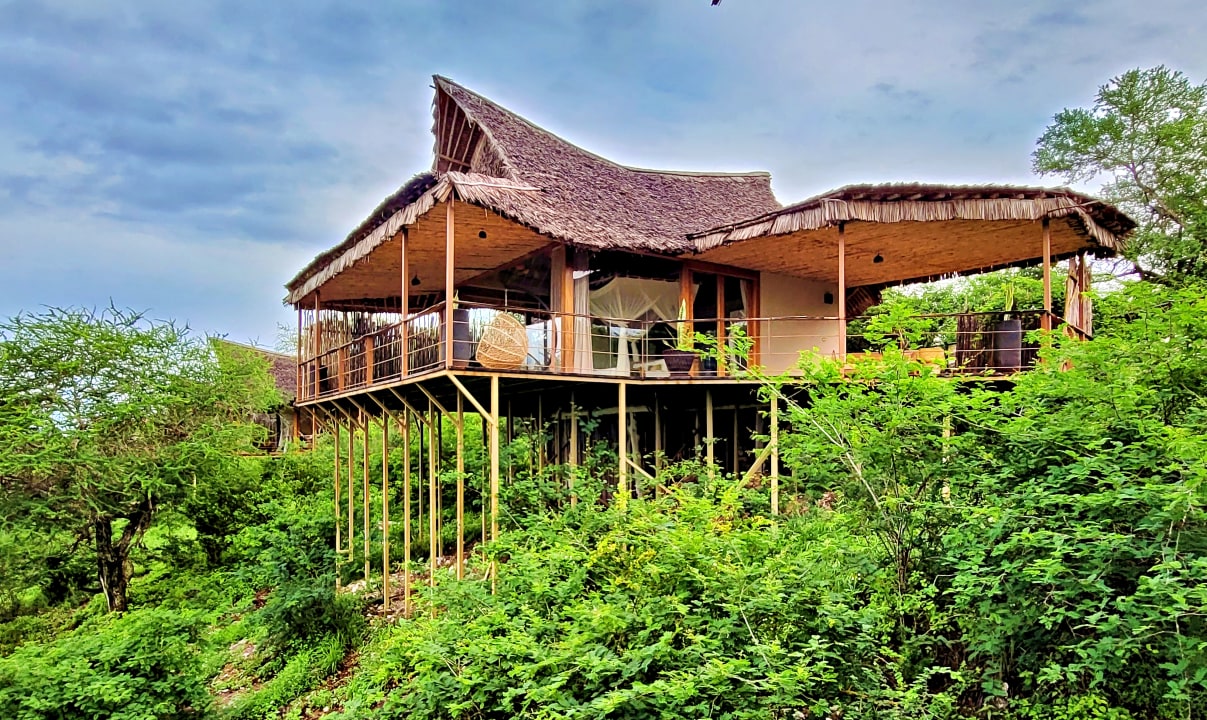 Außenansicht Lions Bluff Safari Camp