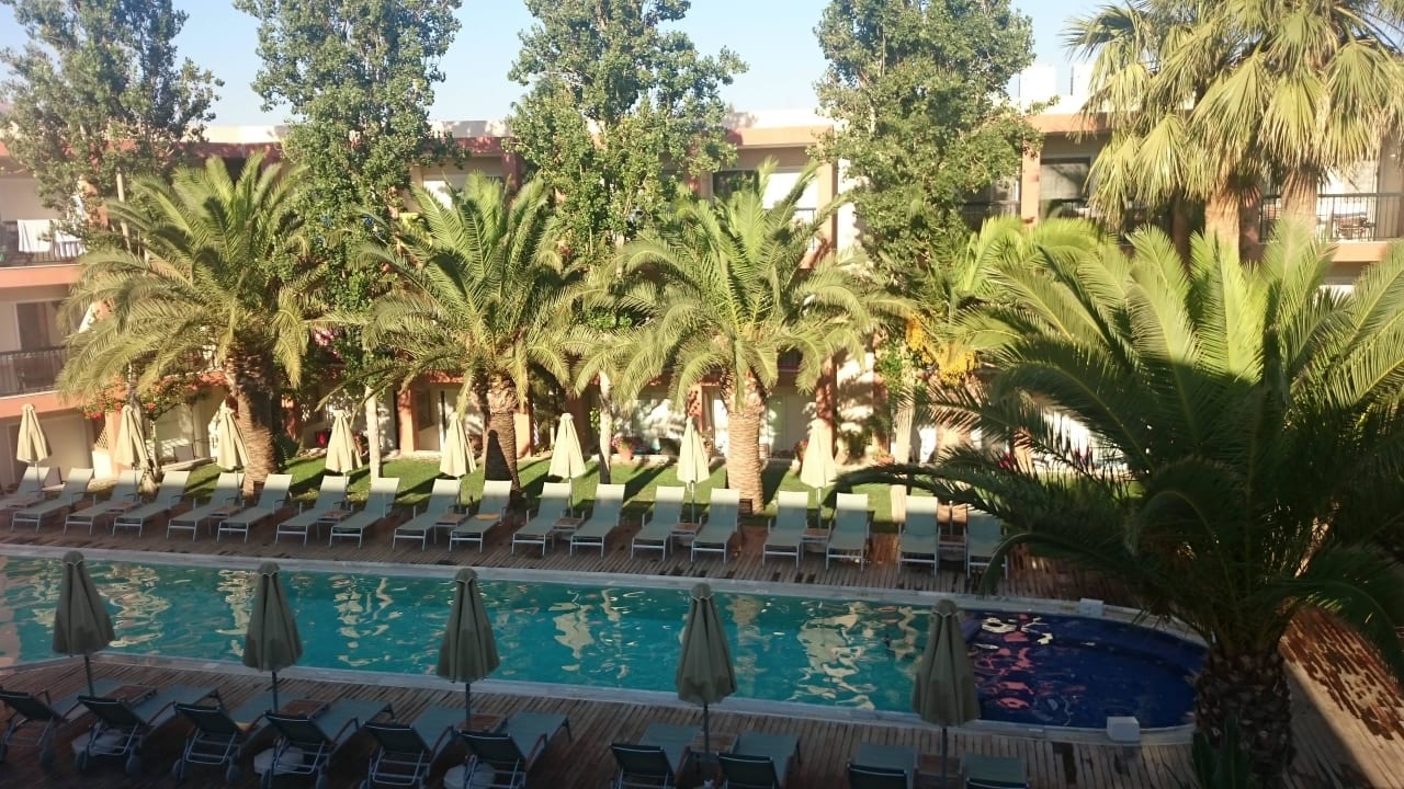 Basen Minos Mare Royal