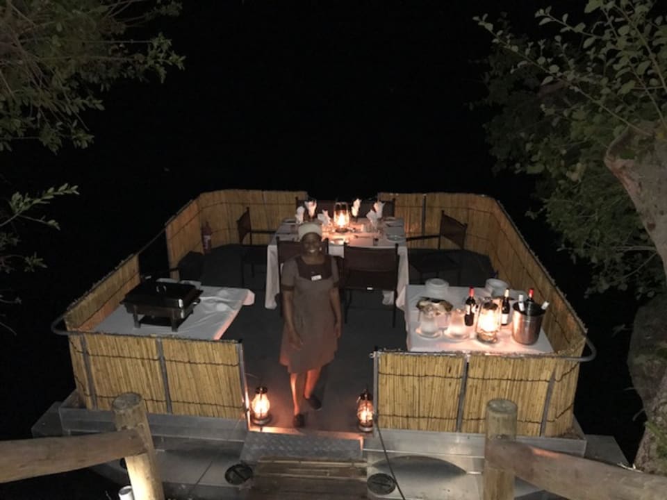 Gastro Xugana Island Lodge