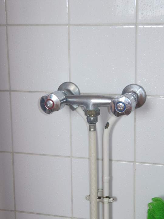 La douche comme chez ma grand-mère  Hotel Le Littoral