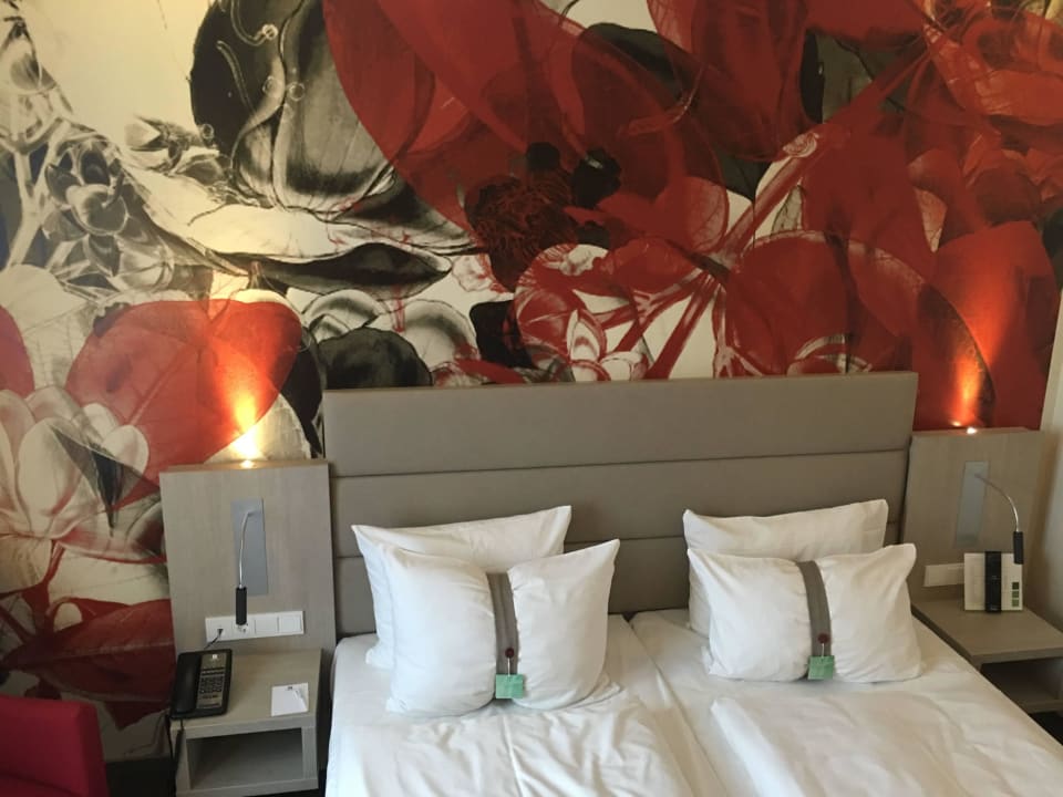 Erfrischende Kunst an der Zimmerwand First Inn Hotel Zwickau