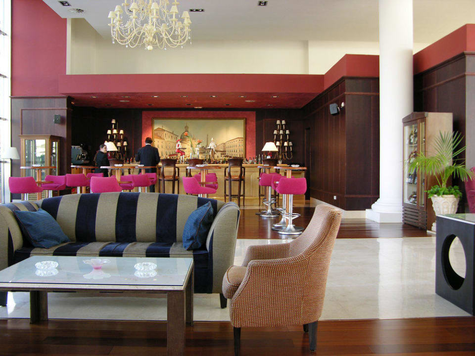 Hotelhalle - im Hintergrud Hotelbar Grupotel Playa de Palma Suites & Spa