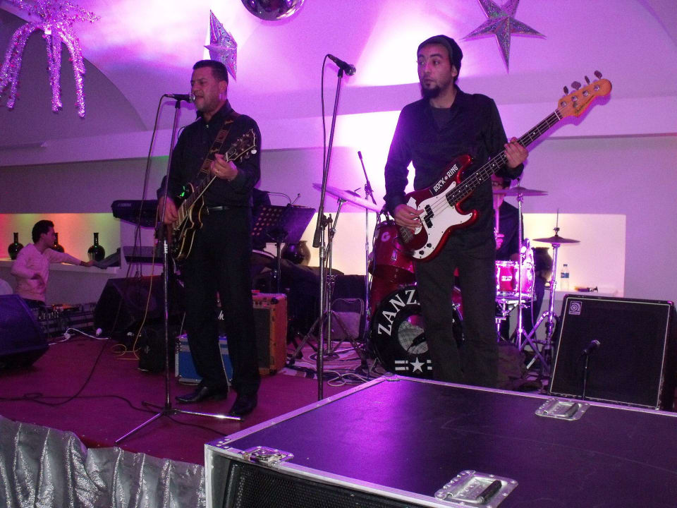 Tanz am Heiligabend The Orangers Beach Resort and Bungalows