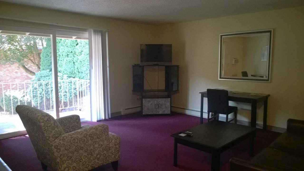 Das Wohnzimmer der "Suite" Hotel Americas Best Value Inn SeaTac Airport