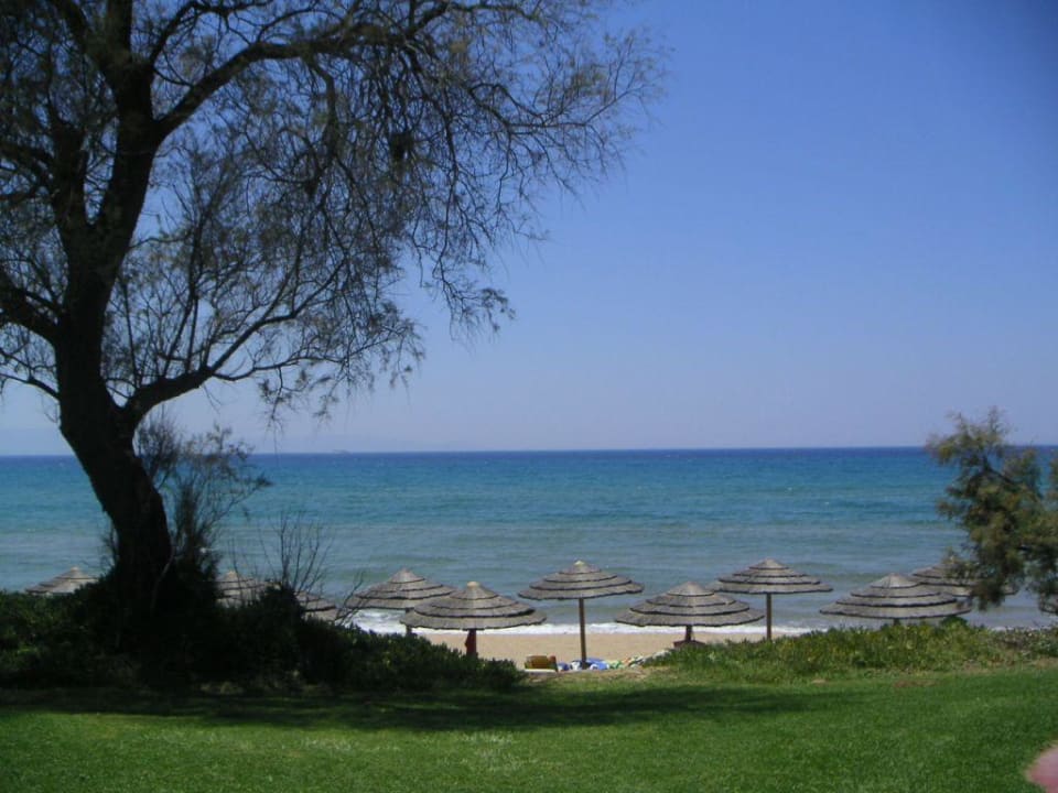 Weg zum Strand ROBINSON KYLLINI BEACH
