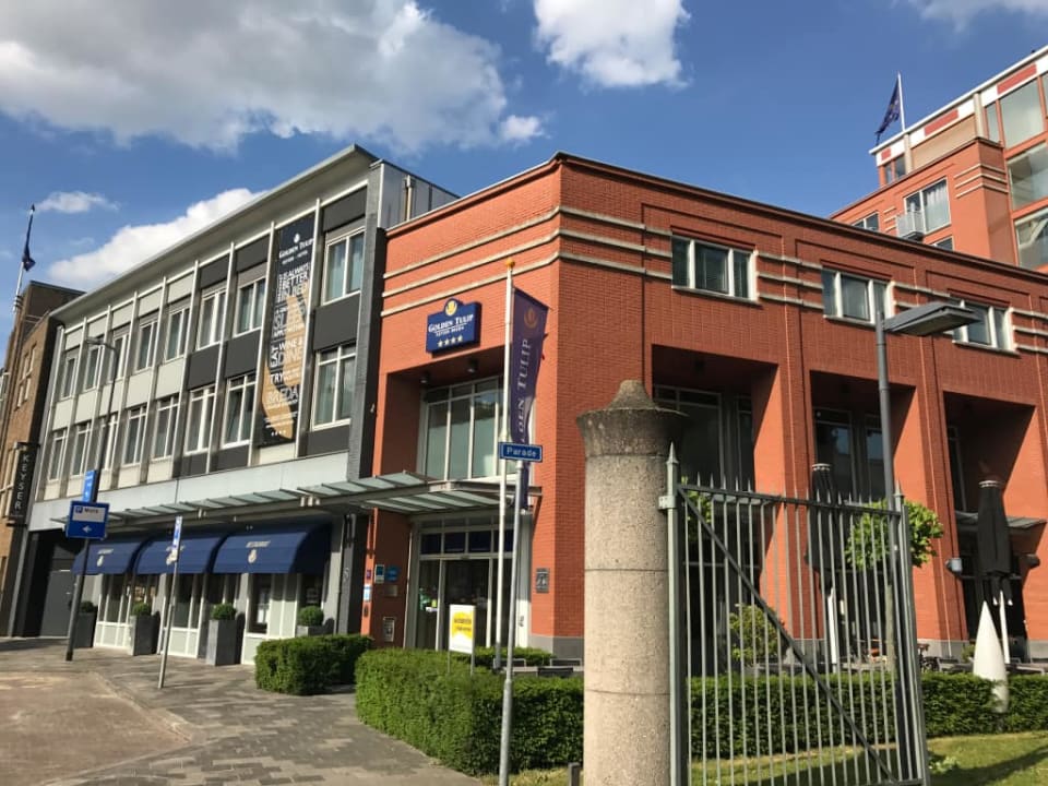 Wejście główne Hotel Golden Tulip Keyser Breda