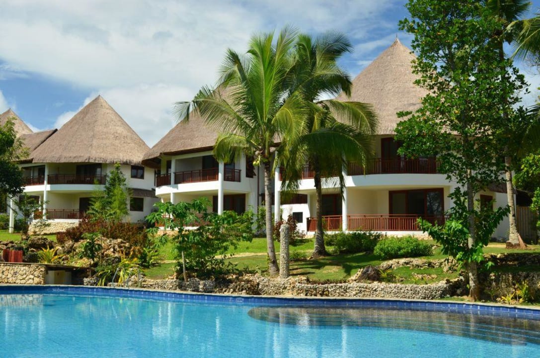 Rooms from the pool Amun Ini Beach Resort & Spa